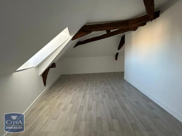 Appartement à louer 5 pièces 94.83m² Le Blanc (36300)