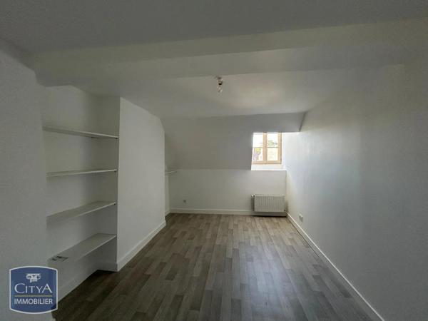 Appartement à louer 5 pièces 94.83m² Le Blanc (36300)