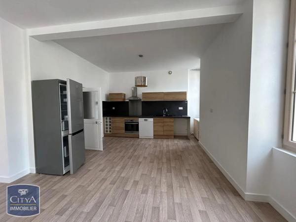 Appartement à louer 5 pièces 94.83m² Le Blanc (36300)