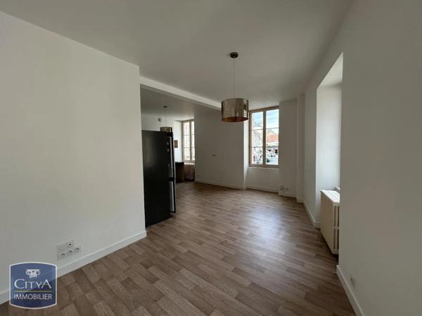 Appartement à louer 5 pièces 94.83m² Le Blanc (36300)