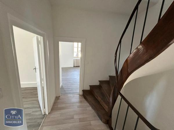 Appartement à louer 5 pièces 94.83m² Le Blanc (36300)
