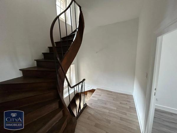 Appartement à louer 5 pièces 94.83m² Le Blanc (36300)