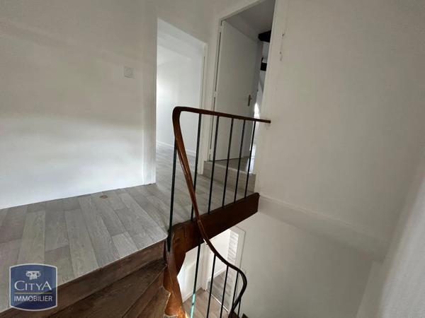 Appartement à louer 5 pièces 94.83m² Le Blanc (36300)