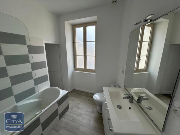 Appartement à louer 5 pièces 94.83m² Le Blanc (36300)