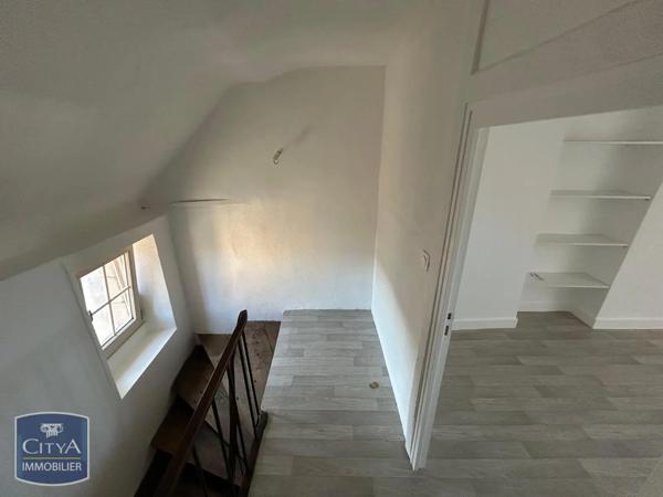 Appartement à louer 5 pièces 94.83m² Le Blanc (36300)
