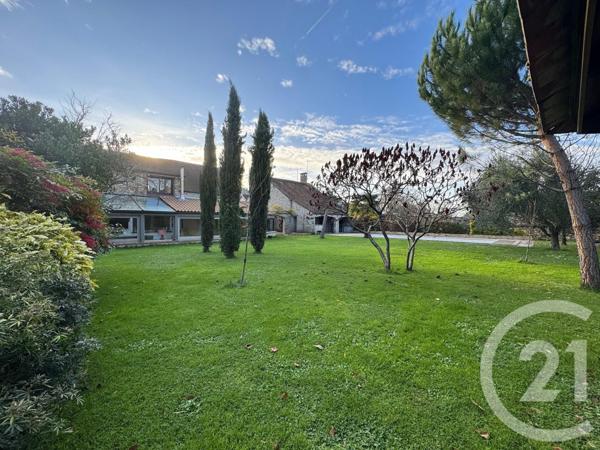 Maison à vendre  11 pièces - 249,09 m2 PRINGY - 77