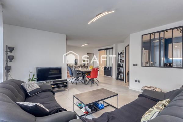 T5 climatisé de 115 m2 a Echirolles Commanderie avec terrasses et garage