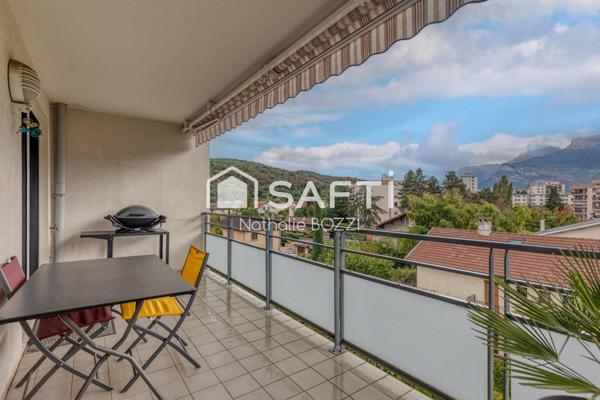 T5 climatisé de 115 m2 a Echirolles Commanderie avec terrasses et garage