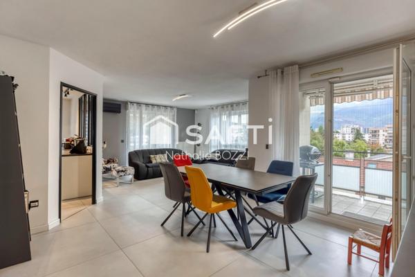 T5 climatisé de 115 m2 a Echirolles Commanderie avec terrasses et garage