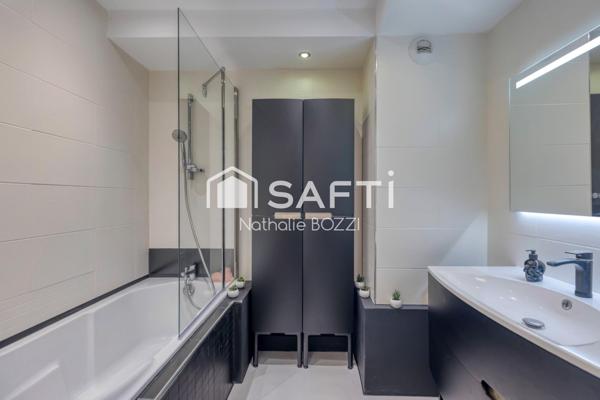 T5 climatisé de 115 m2 a Echirolles Commanderie avec terrasses et garage