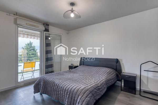 T5 climatisé de 115 m2 a Echirolles Commanderie avec terrasses et garage