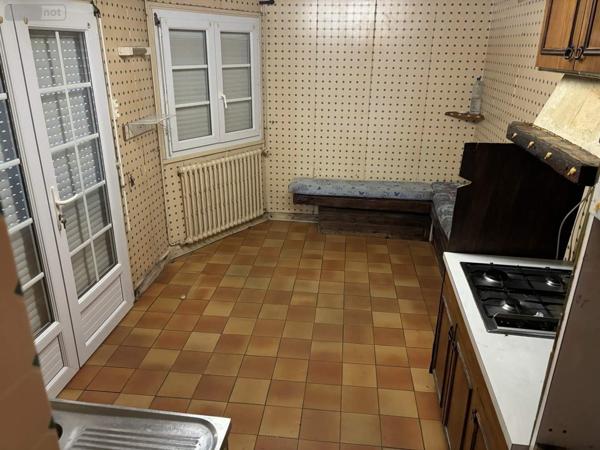 Maison à vendre à Saint-Calais dans la Sarthe (72120), ref : 101/1933