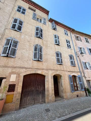 Immeuble Lorgues 10 pièces 235 m² avec garage et terrasse avec une très belle vue !