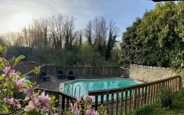 Maison à vendre    6 pièces •  Roquefort