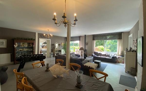 Maison à vendre    6 pièces •  Roquefort