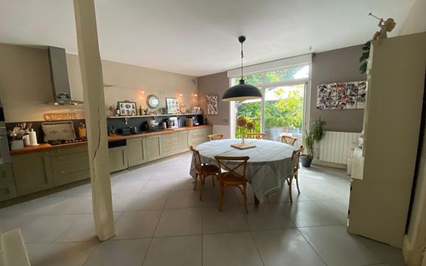 Maison à vendre    6 pièces •  Roquefort