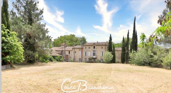 Propriete à vendre 32 pièces proche de CARCASSONNE (11) 2 habitations 522m2+ parc 2,82 hectares + dépendances