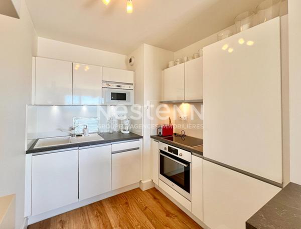 À vendre : Appartement 2 pièces à Saint-Raphaël avec vue dégagée sur la mer