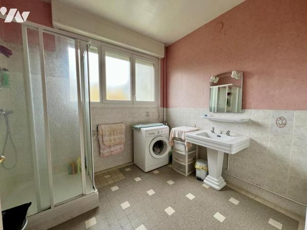 Quartier Carnel - grande maison avec possibilité de faire 3 appartements 