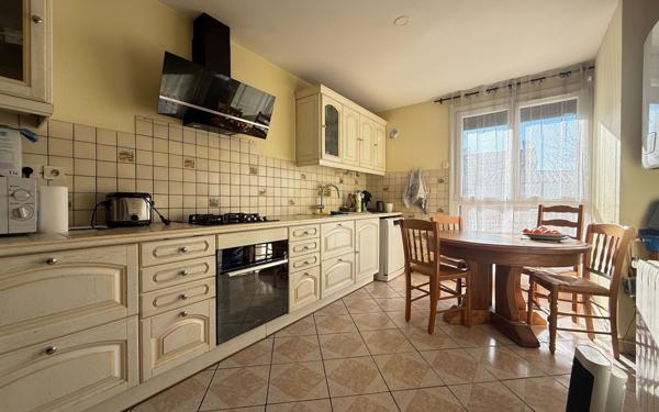 Maison à vendre    5 pièces •  Miramas