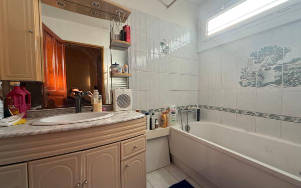 Maison à vendre    5 pièces •  Miramas