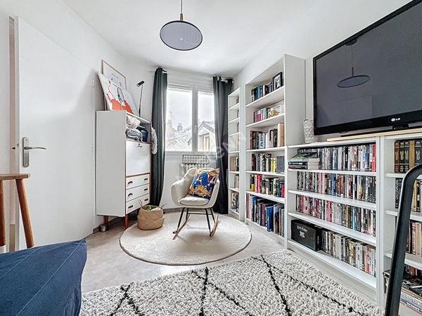 Maison à vendre dans le centre historique d'Ancenis - 3 chambres, bureau, garages, patio et annexe