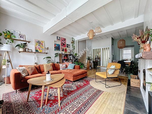 Maison à vendre dans le centre historique d'Ancenis - 3 chambres, bureau, garages, patio et annexe