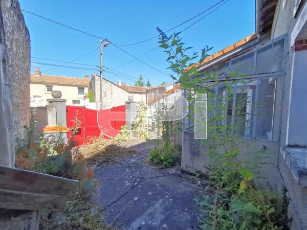 Loudun Maison ancienne Ajouter à ma sélection Référence : 8076