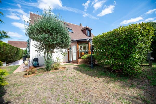 Maison familiale sur joli terrain arboré