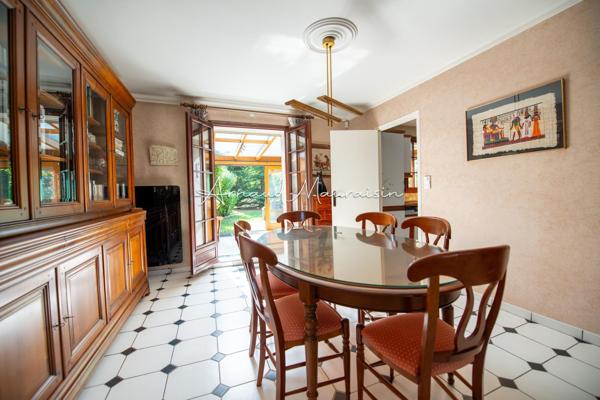 Maison familiale sur joli terrain arboré