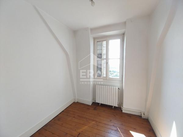 Maison à vendre T9 - BLOIS - Proche gare, demeure familiale avec jardin, vue sur Loire, remises et dépendance