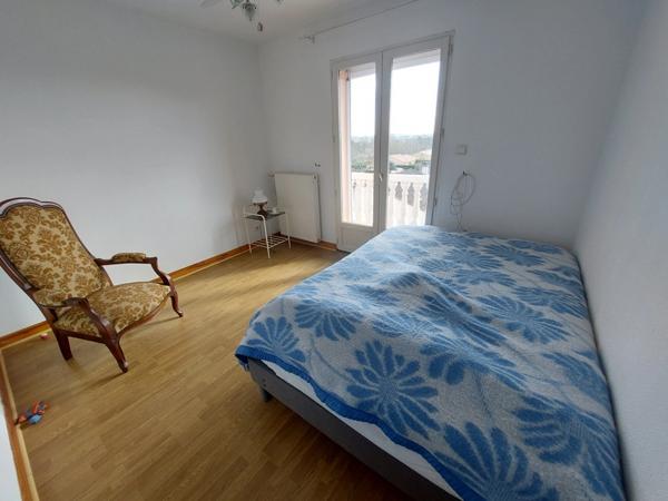 VILLA CONTEMPORAINE RECENTE AVEC PISCINE