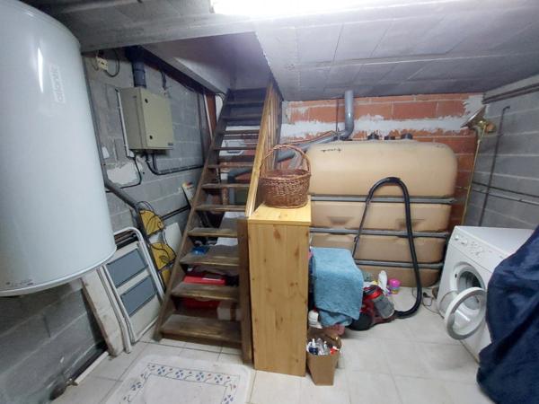 VILLA CONTEMPORAINE RECENTE AVEC PISCINE