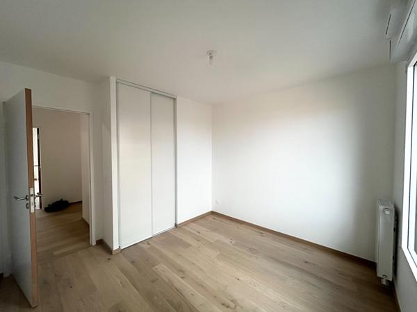 Appartement F4 NEUF avec 2 places de PARKING + LOGGIA
