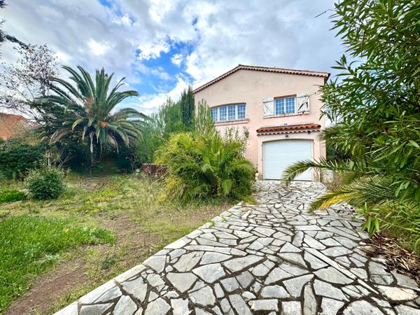 Saint-Raphaël-Boulouris- à rénover villa 185M2 avec garage piscine-terrain 1080m2