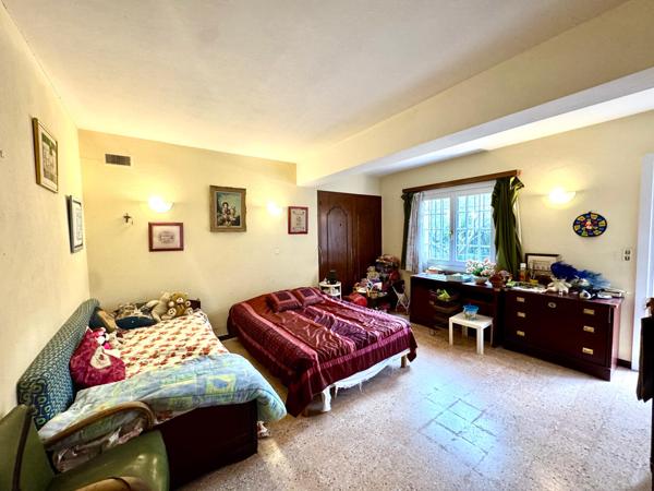 Saint-Raphaël-Boulouris- à rénover villa 185M2 avec garage piscine-terrain 1080m2