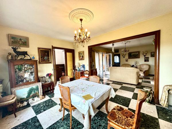 Saint-Raphaël-Boulouris- à rénover villa 185M2 avec garage piscine-terrain 1080m2