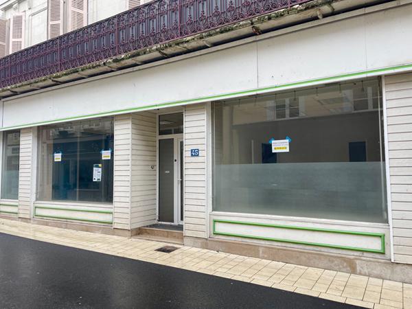 Local commercial Segre En Anjou Bleu 97.95 m2