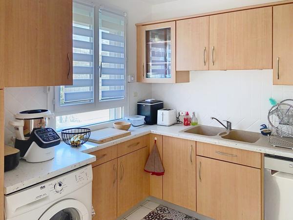 À vendre - Maison individuelle, 4 pièces située à Salon-de-Provence (13300)