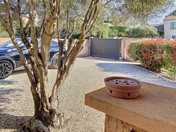 À vendre - Maison individuelle, 4 pièces située à Salon-de-Provence (13300)