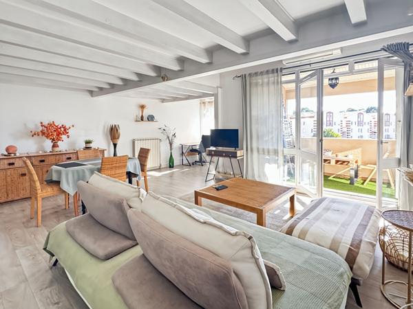 À louer - Appartement T3 meublé de 63 m² avec mezzanine, terrasse et balcon, 13190 Allauch