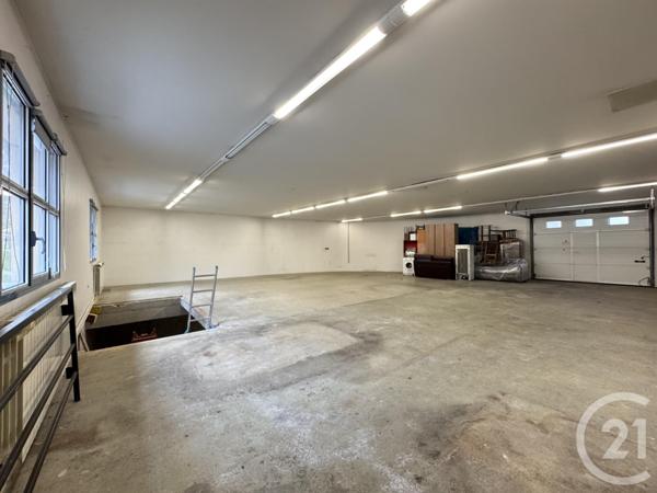 à vendre  700 m2 ST AFFRIQUE - 12