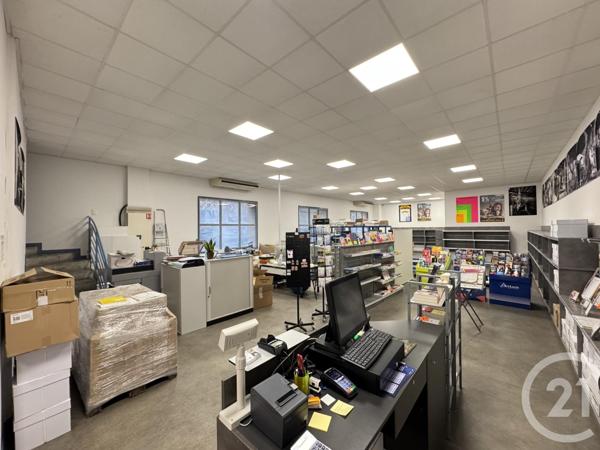 à vendre  700 m2 ST AFFRIQUE - 12