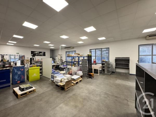 à vendre  700 m2 ST AFFRIQUE - 12