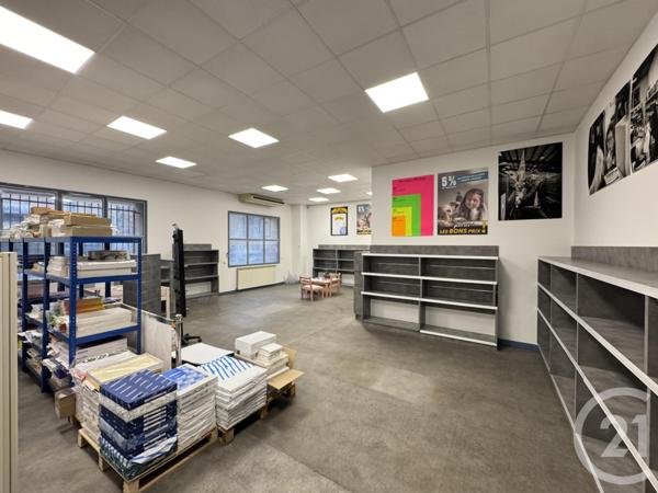 à vendre  700 m2 ST AFFRIQUE - 12