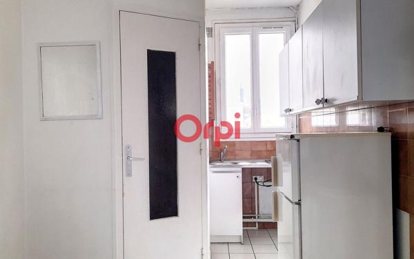 Appartement à louer    1 pièce •  Suresnes