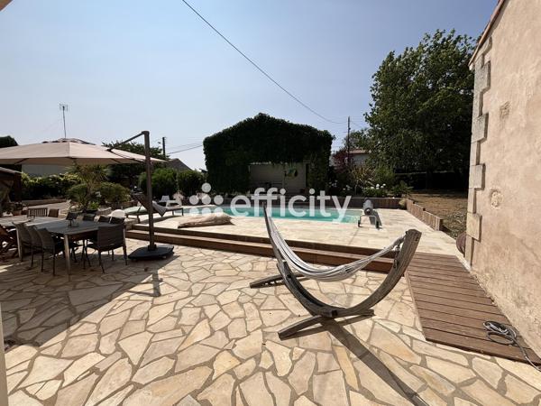 Maison
         9 pièces
        - 243 m² 487 000 € *