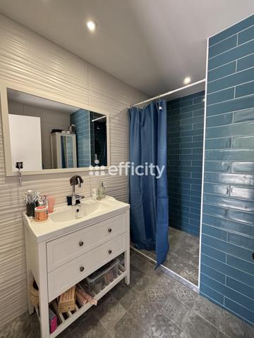 Maison
         9 pièces
        - 243 m² 487 000 € *