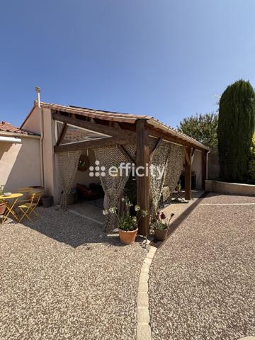 Maison
         9 pièces
        - 243 m² 487 000 € *