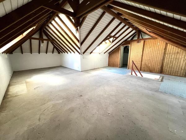 Maison Morne A L'eau 7 pièce(s) 236 m2 - Plain pied